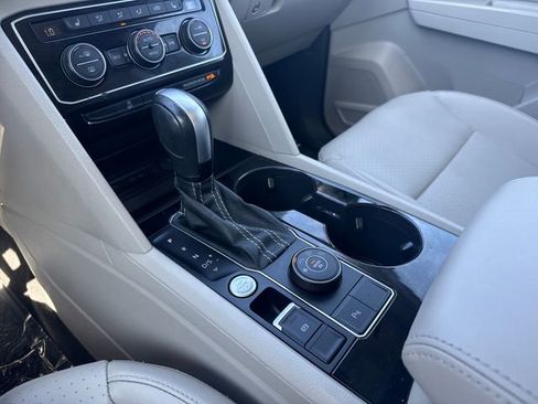 Used 2022 Volkswagen Atlas SEL AWD/4WD image 27