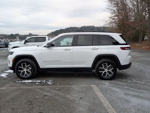 Certified 2024 Jeep Grand Cherokee Limited AWD/4WD image 2