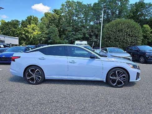 Certified 2023 Nissan Altima 2.5 SR FWD image 8