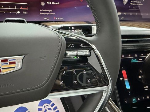 Used 2025 Cadillac Escalade Sport Platinum w/ LPO, ONYX Package image 18