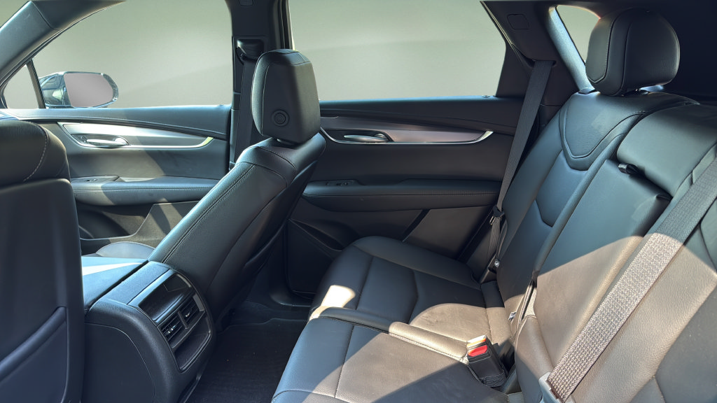 Certified 2025 Cadillac XT5 Luxury FWD image 23