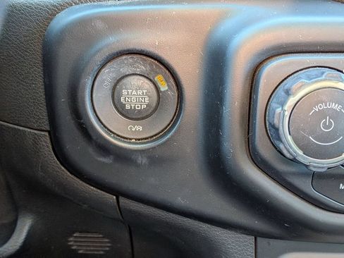 Used 2021 Jeep Wrangler Unlimited Sahara w/ Uconnect 4C Nav & Sound Group AWD/4WD image 19