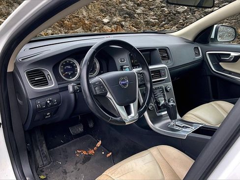 Used 2012 Volvo S60 T5 image 11