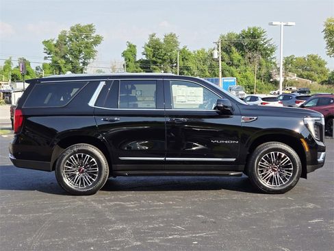 New 2025 GMC Yukon Elevation image 2