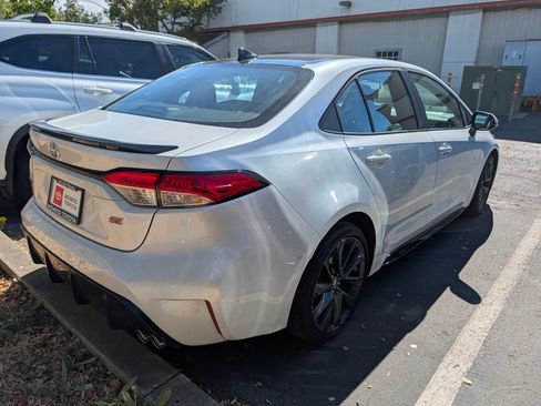 Used 2025 Toyota Corolla SE FWD image 2