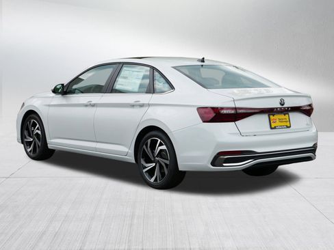 New 2025 Volkswagen Jetta SEL image 3