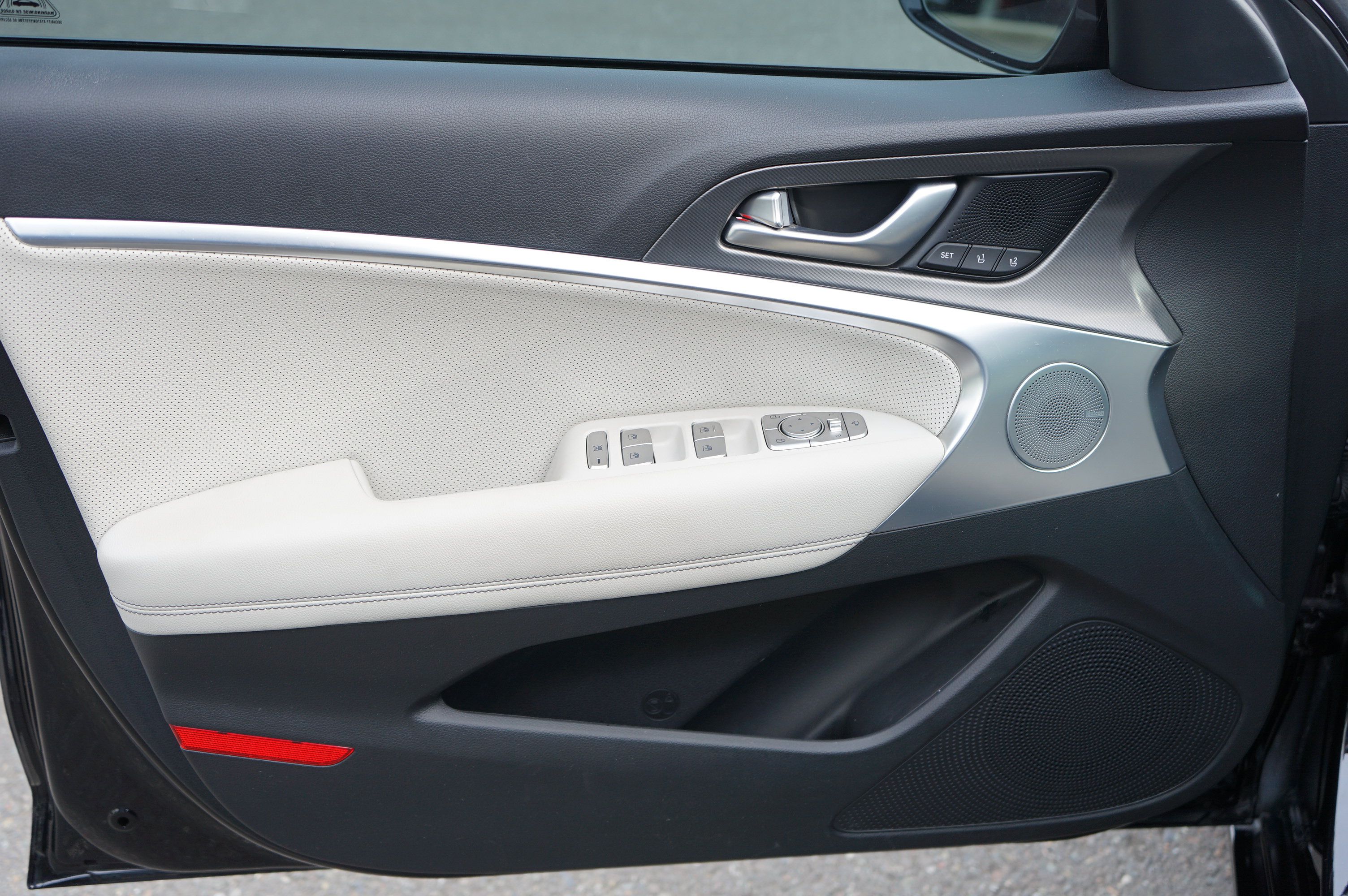 Used 2025 Genesis G70 2.5T w/ Sport Prestige Package RWD image 17