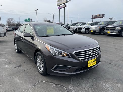 Used 2016 Hyundai Sonata SE image 2