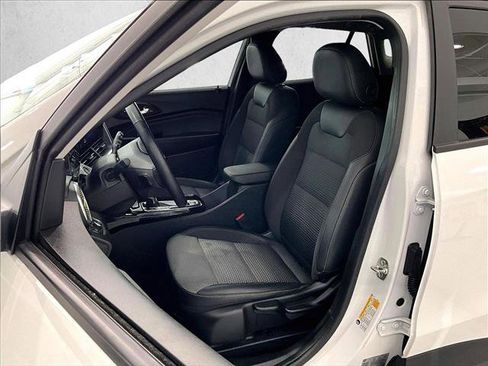Used 2025 Chevrolet Trax LT w/ Driver Confidence Package FWD image 27