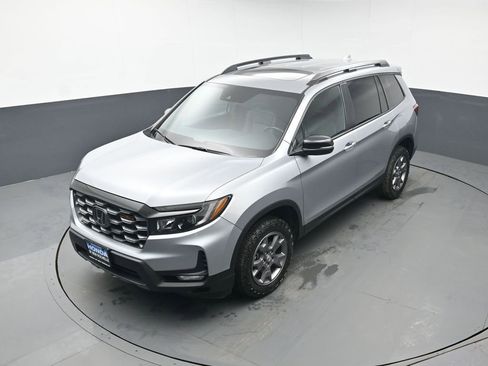 Certified 2024 Honda Passport TrailSport image 40