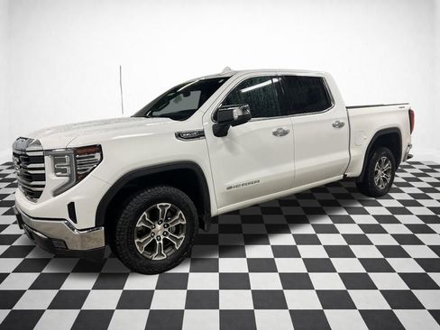 Certified 2025 GMC Sierra 1500 SLT image 5