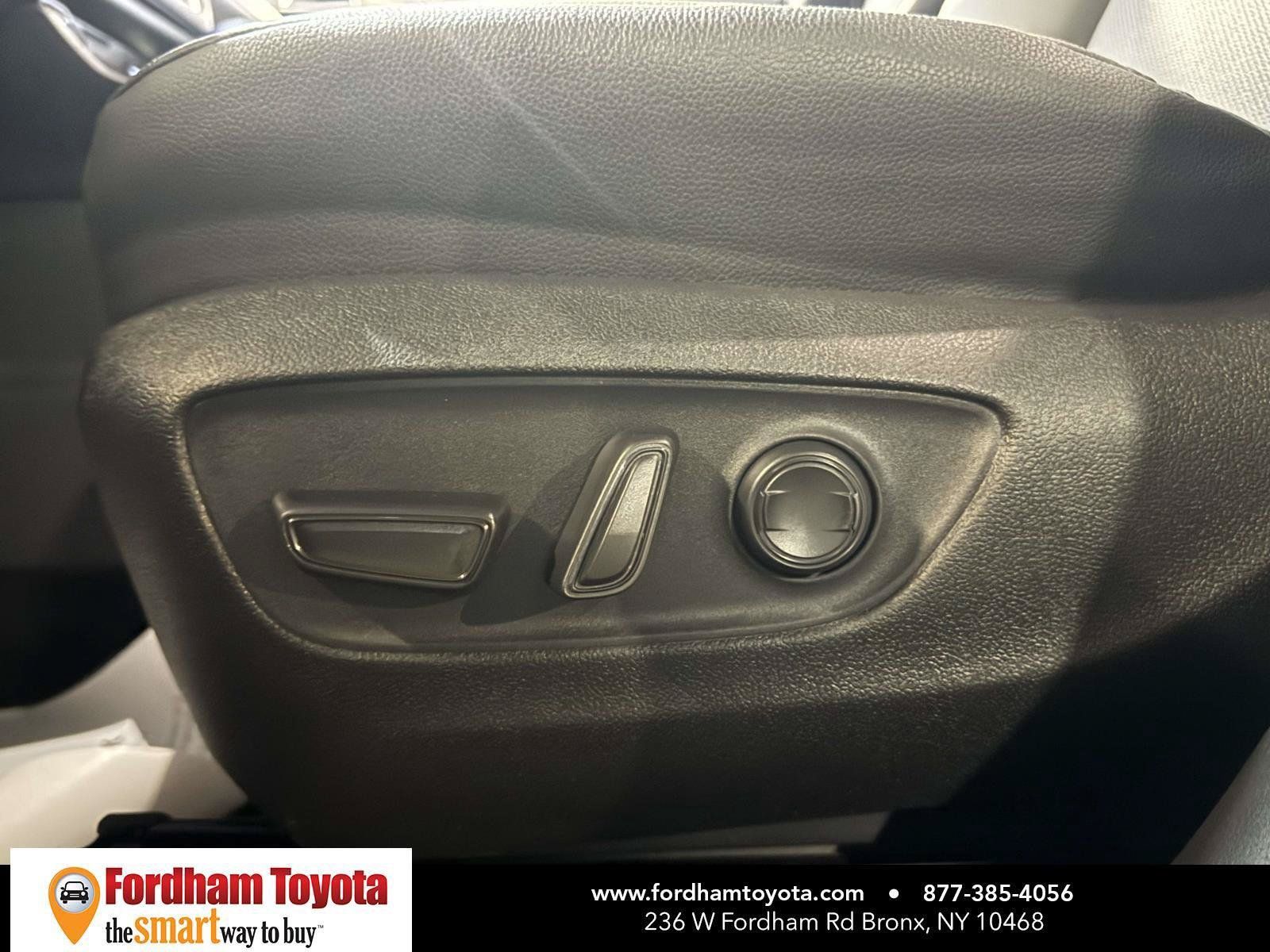 Used 2024 Toyota Grand Highlander AWD image 18