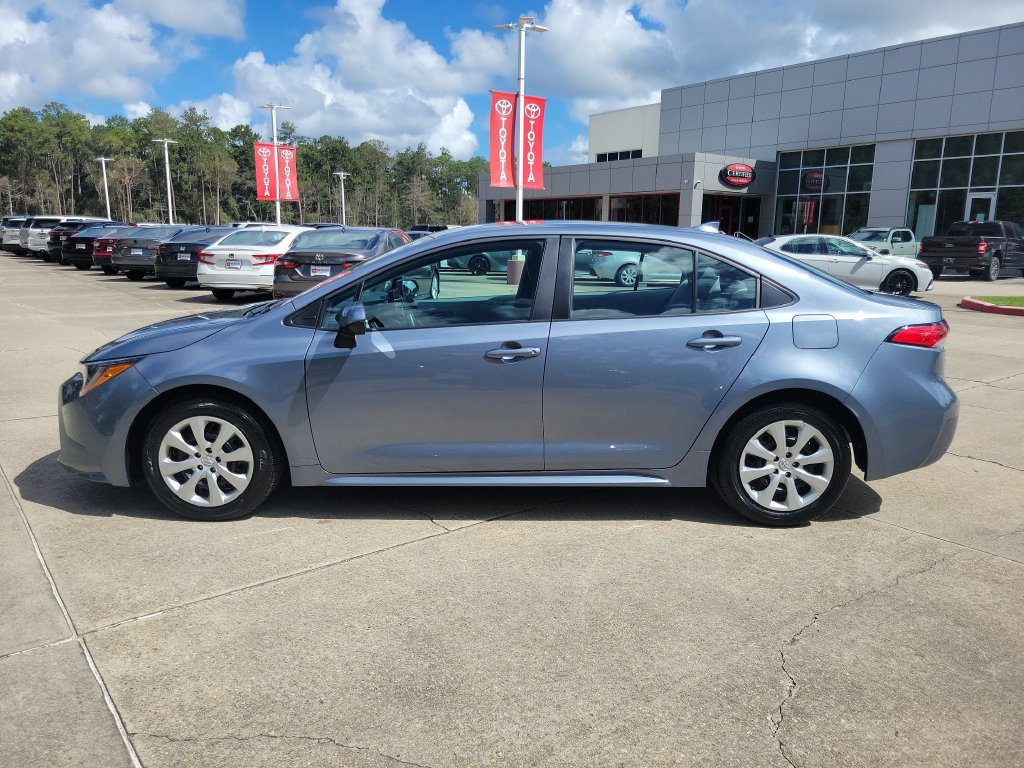 Used 2024 Toyota Corolla LE FWD image 2
