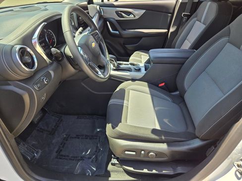 Used 2025 Chevrolet Blazer LT AWD/4WD image 16