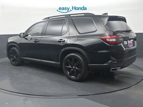 Used 2025 Honda Pilot Black Edition image 5
