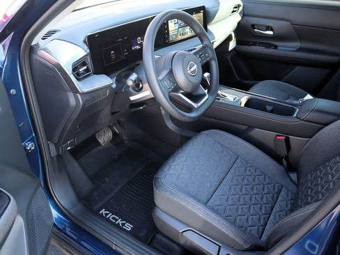 New 2025 Nissan Kicks SV image 12