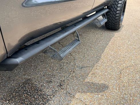 Used 2019 Toyota Tundra SR5 AWD/4WD image 12
