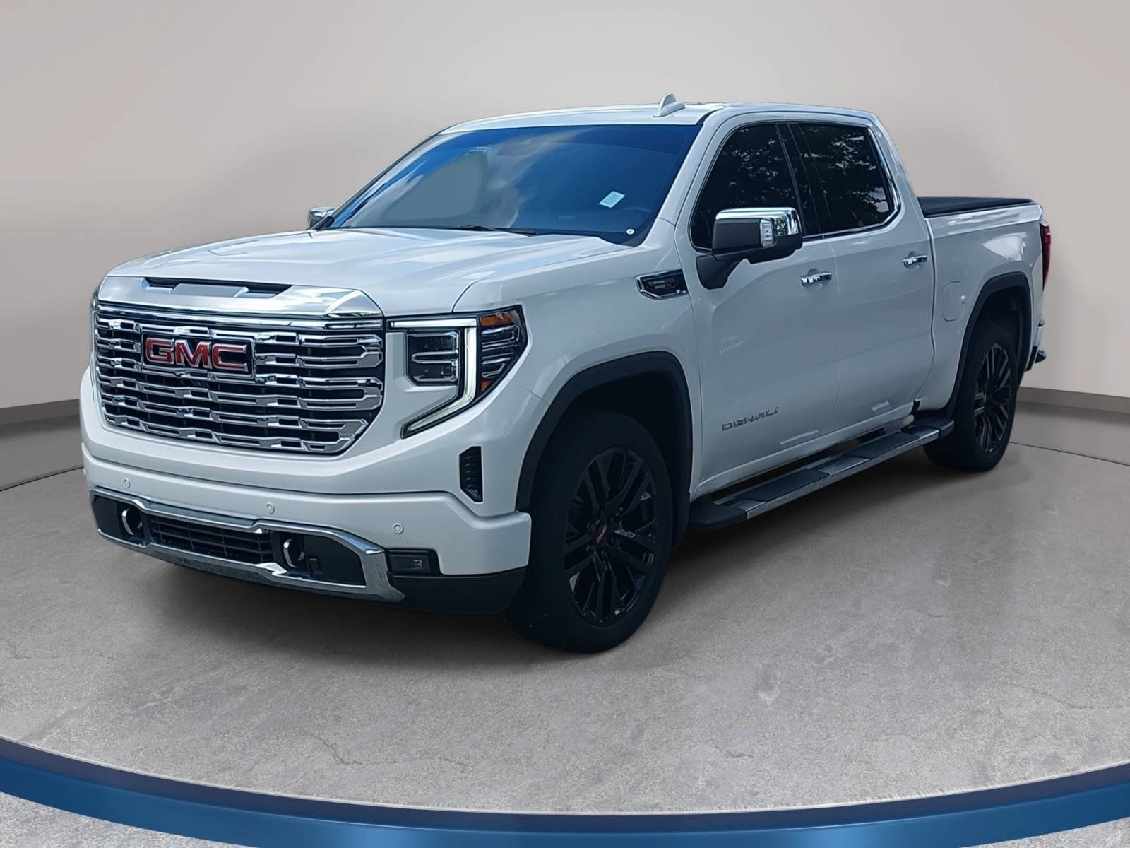 Used 2023 GMC Sierra 1500 Denali w/ Denali Carbonpro Edition AWD/4WD image 1