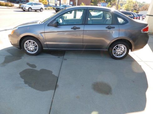 Used 2009 Ford Focus SE image 6