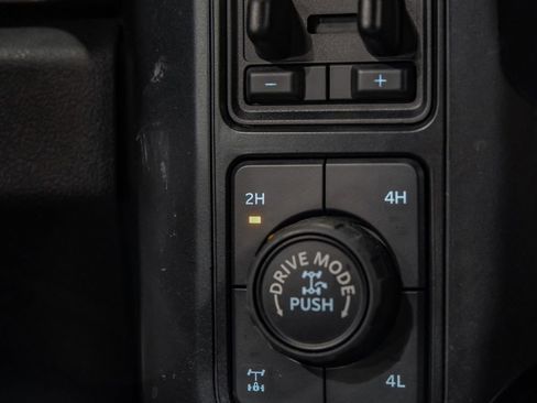 Used 2024 Ford F250 Lariat w/ Lariat Ultimate Package AWD/4WD image 29
