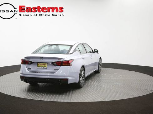 Used 2023 Nissan Altima 2.0 SR FWD image 38