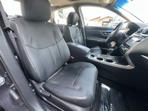 Used 2013 Nissan Altima 2.5 SL w/ Technology Pkg FWD image 32