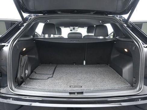 Used 2023 Volkswagen Atlas Cross Sport SE image 22