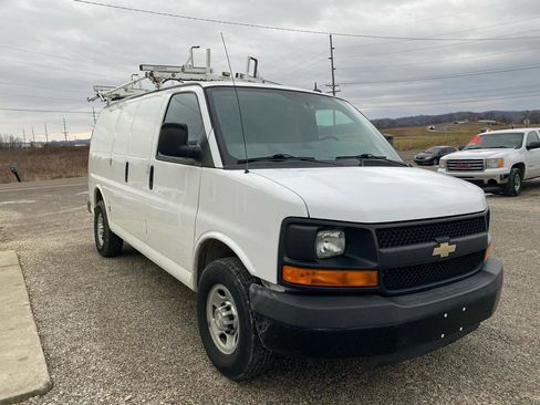 Used 2015 Chevrolet Express 2500 image 4