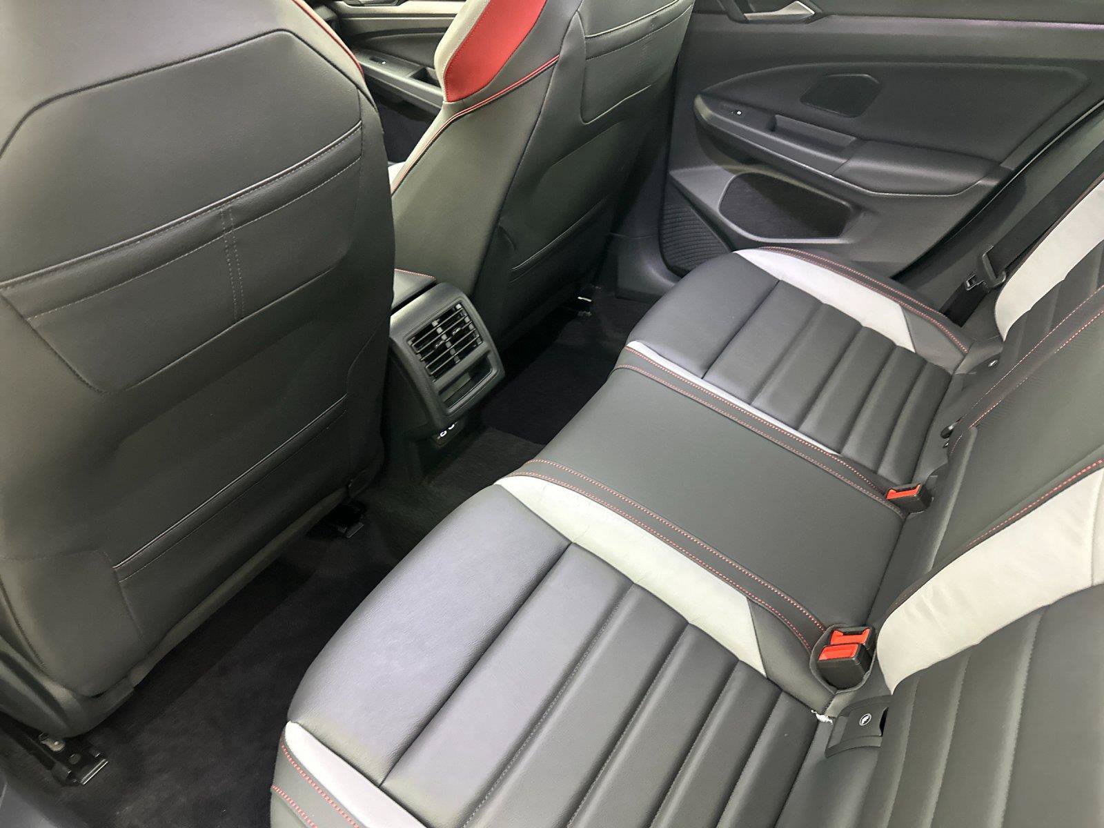 New 2026 Volkswagen GTI SE FWD image 11
