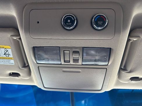 Used 2009 Nissan Pathfinder SE w/ Premium Pkg image 15