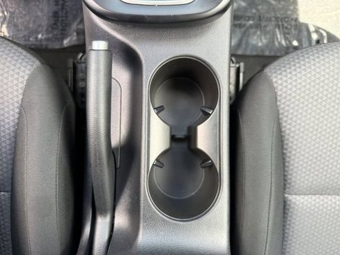 Used 2025 Kia Soul LX w/ LX Technology Package FWD image 23