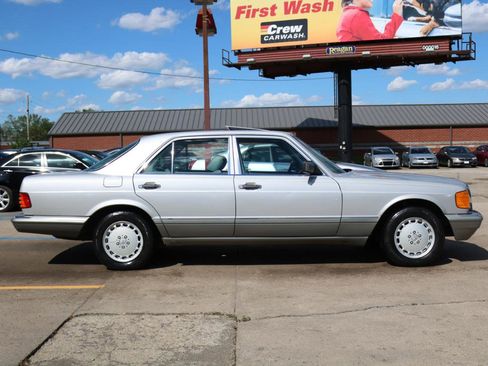 Used 1990 Mercedes-Benz 300 SE image 5