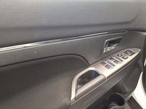 Used 2019 Mitsubishi Outlander Sport ES image 8