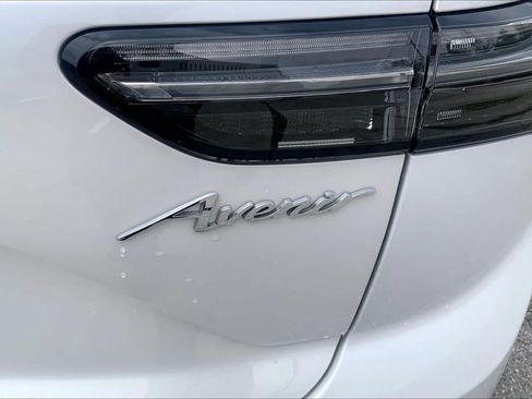 Used 2023 Buick Envision Avenir AWD/4WD image 8