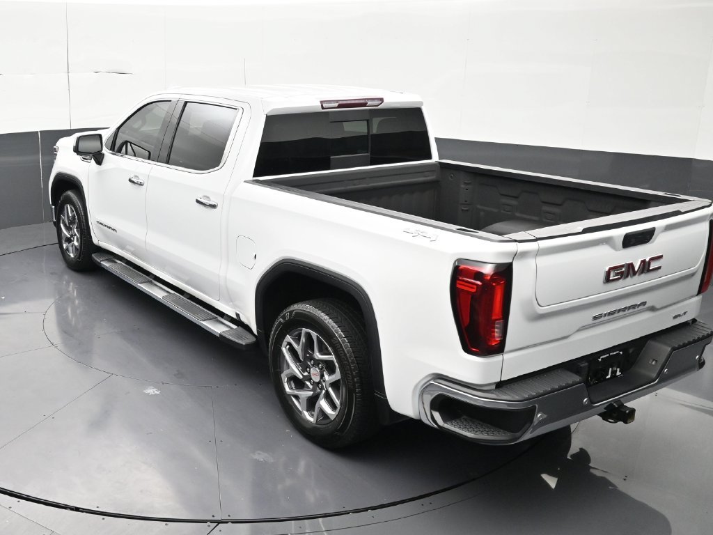 Used 2023 GMC Sierra 1500 SLT w/ SLT Premium Plus Package AWD/4WD image 17