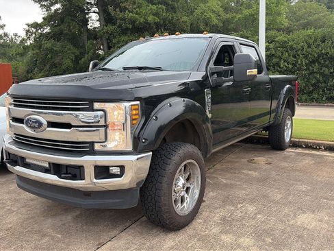 Used 2018 Ford F250 Lariat w/ Lariat Ultimate Package AWD/4WD image 1