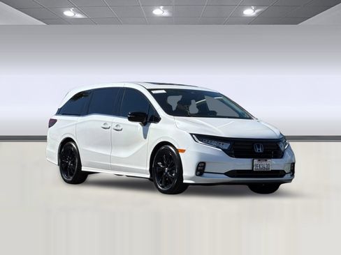 Certified 2023 Honda Odyssey Sport image 6