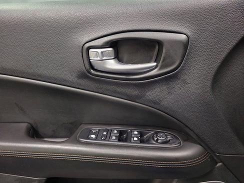 Used 2018 Jeep Compass Limited w/ Navigation Group image 19