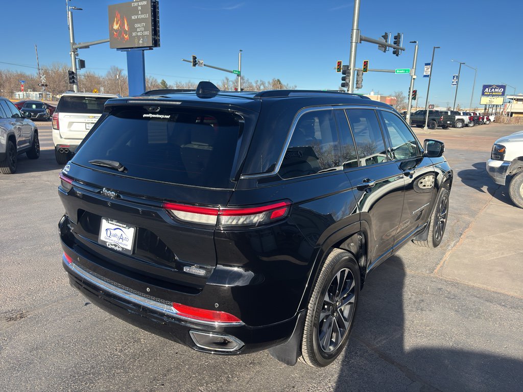 Used 2023 Jeep Grand Cherokee Overland w/ Luxury Tech Group IV AWD/4WD image 6