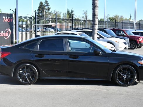 Used 2022 Honda Civic Sport image 9