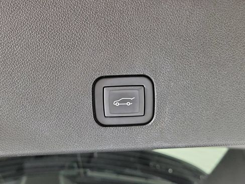 Used 2024 Cadillac XT6 Premium Luxury w/ LPO, Floor Liner Package AWD/4WD image 10