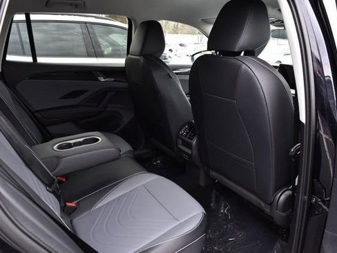 New 2026 Volkswagen Tiguan SE image 15