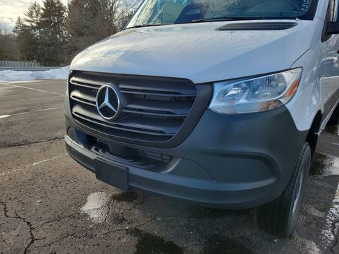 Used 2025 Mercedes-Benz Sprinter 2500 image 25