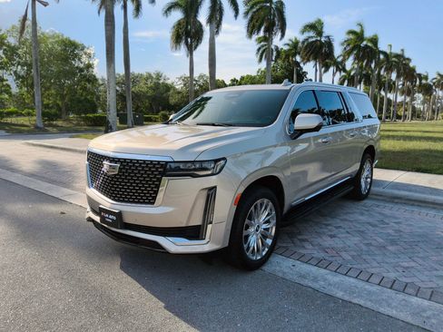 Used 2021 Cadillac Escalade ESV Premium Luxury w/ Performance Package RWD image 3
