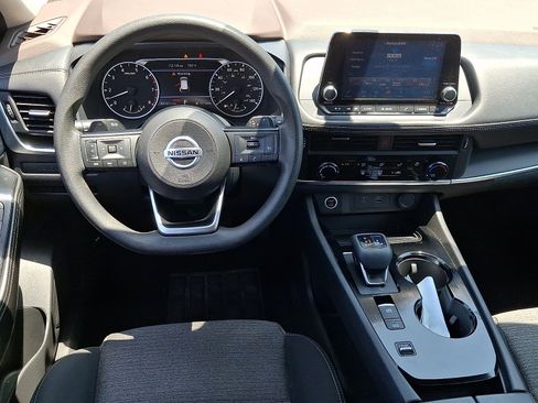 Used 2021 Nissan Rogue S FWD image 11
