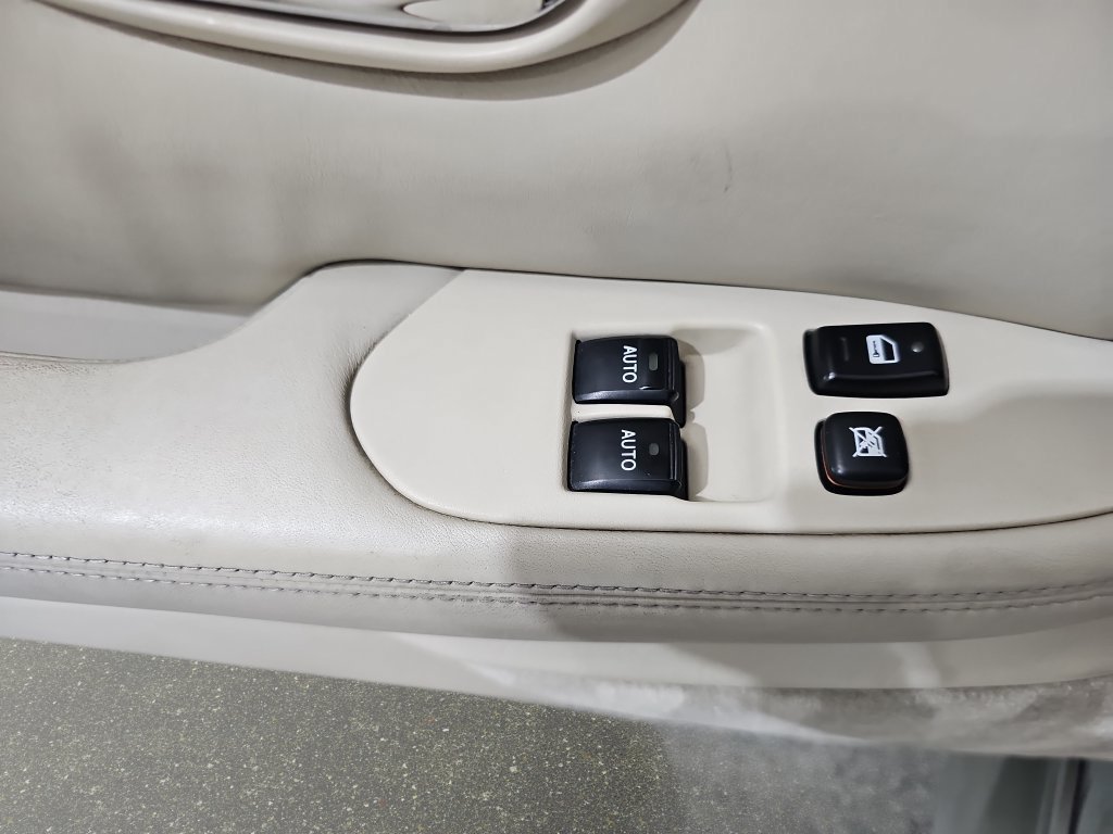 Used 2002 Lexus SC 430 Convertible RWD image 25