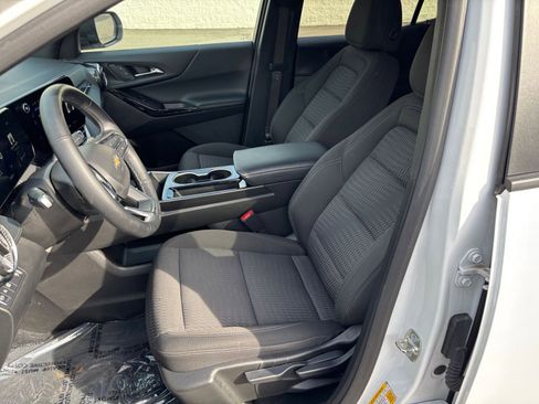 Used 2025 Chevrolet Equinox LT FWD image 37