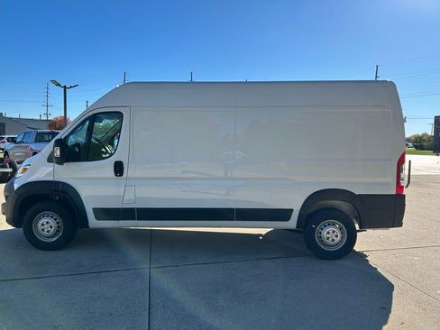 New 2025 RAM ProMaster 2500 w/ Convenience Group image 6