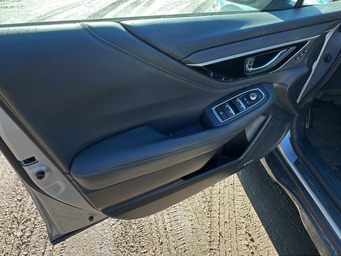 Used 2022 Subaru Outback Limited image 14