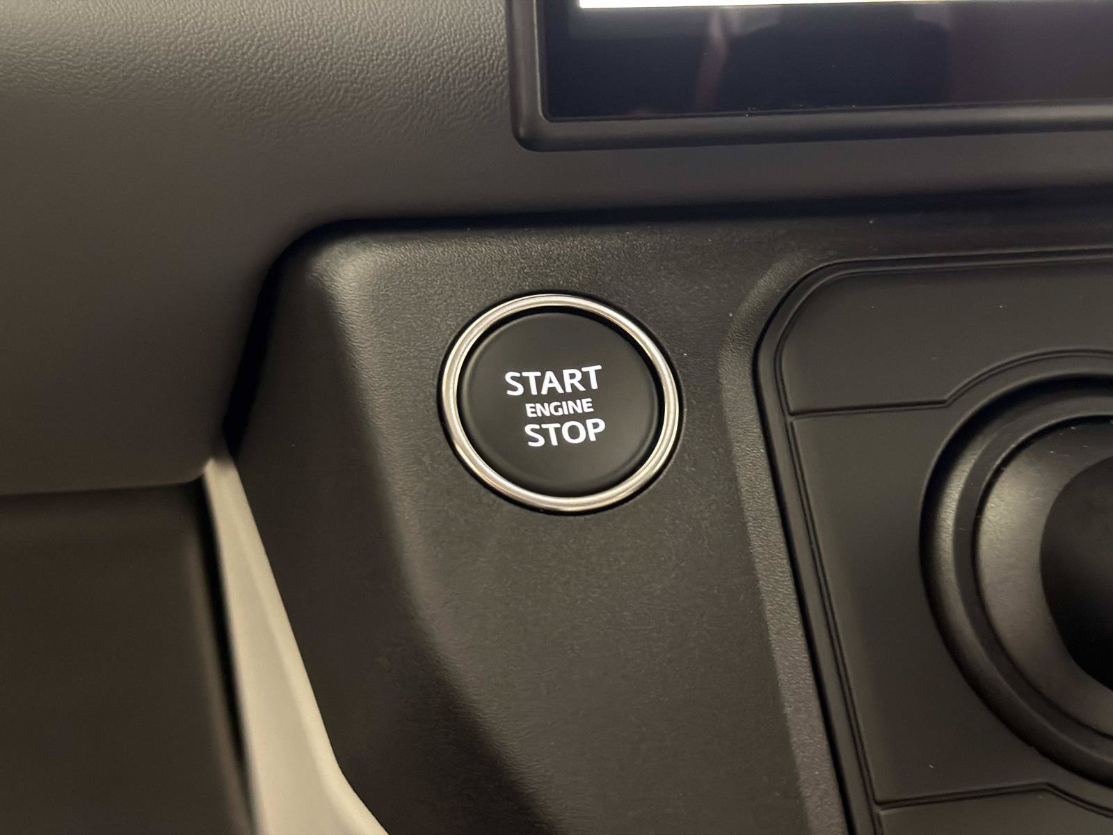 New 2026 Land Rover Defender 110 X-Dynamic SE AWD/4WD image 27